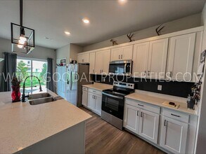 1007 Maywood Ln in Waukee, IA - Building Photo - Building Photo