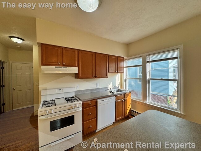 389 1/2 Columbia St, Unit #1 in Cambridge, MA - Building Photo - Building Photo