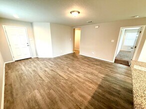 7614 Crestway Ridge in San Antonio, TX - Building Photo - Building Photo