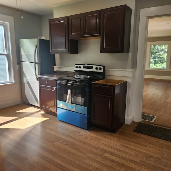 10 Dodge Ave in Worcester, MA - Building Photo