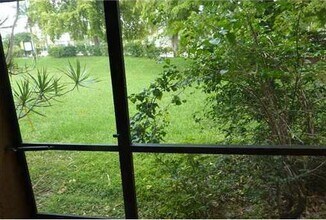 821 NW 103rd Terrace in Pembroke Pines, FL - Building Photo - Building Photo