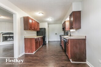 734 S Whitcomb Ave in Indianapolis, IN - Building Photo - Building Photo