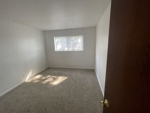 2405 Marquette Rd in Peru, IL - Building Photo - Building Photo