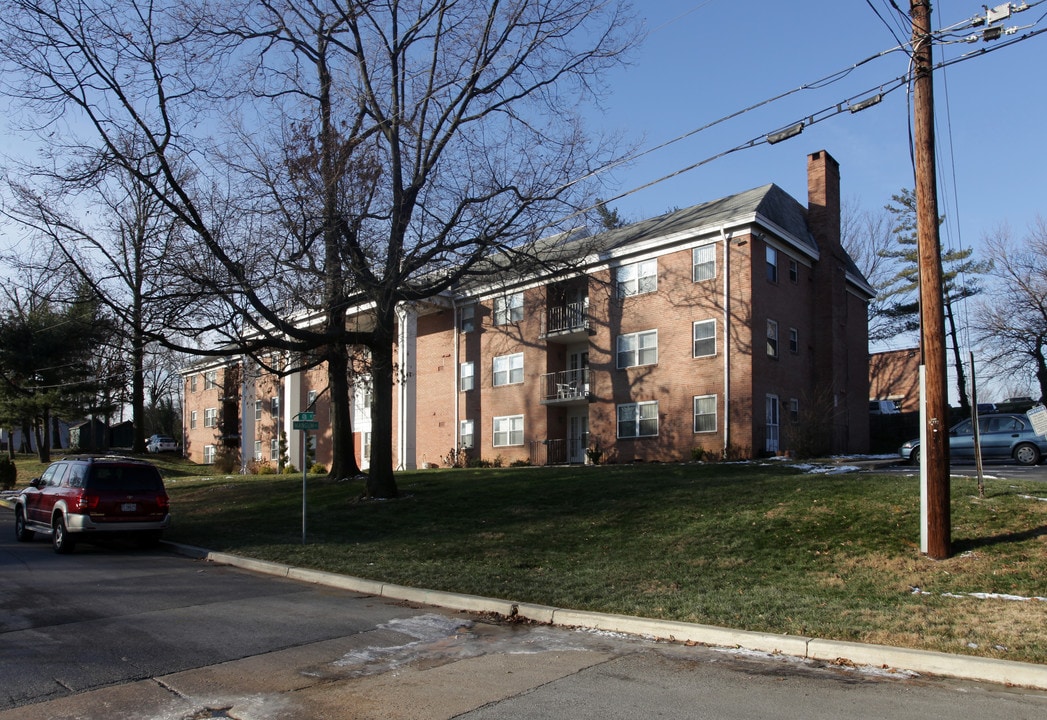 9806-9808 47th Pl in College Park, MD - Foto de edificio