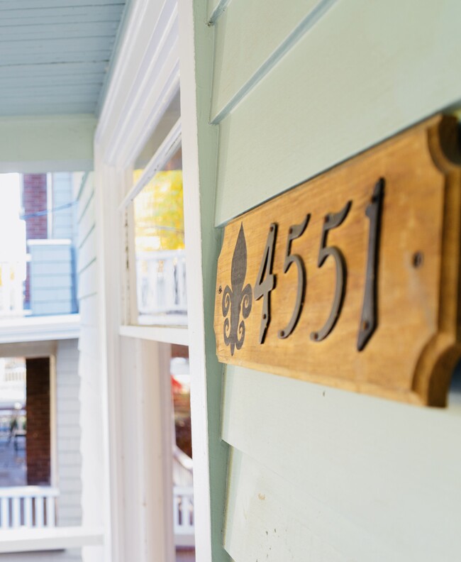 4551 4th Ave NE in Seattle, WA - Foto de edificio - Building Photo