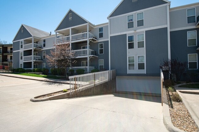 Oakcrest Condominiums