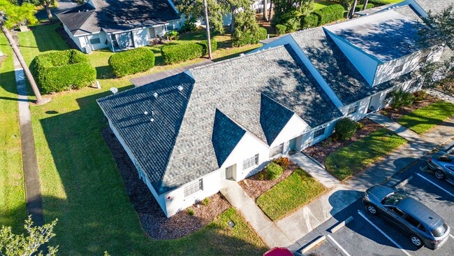 Oak Run Apartments in Zephyrhills, FL - Foto de edificio - Building Photo