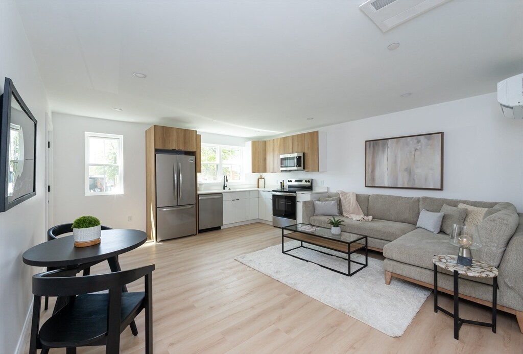 7 Kenoza Ave in Haverhill, MA - Building Photo