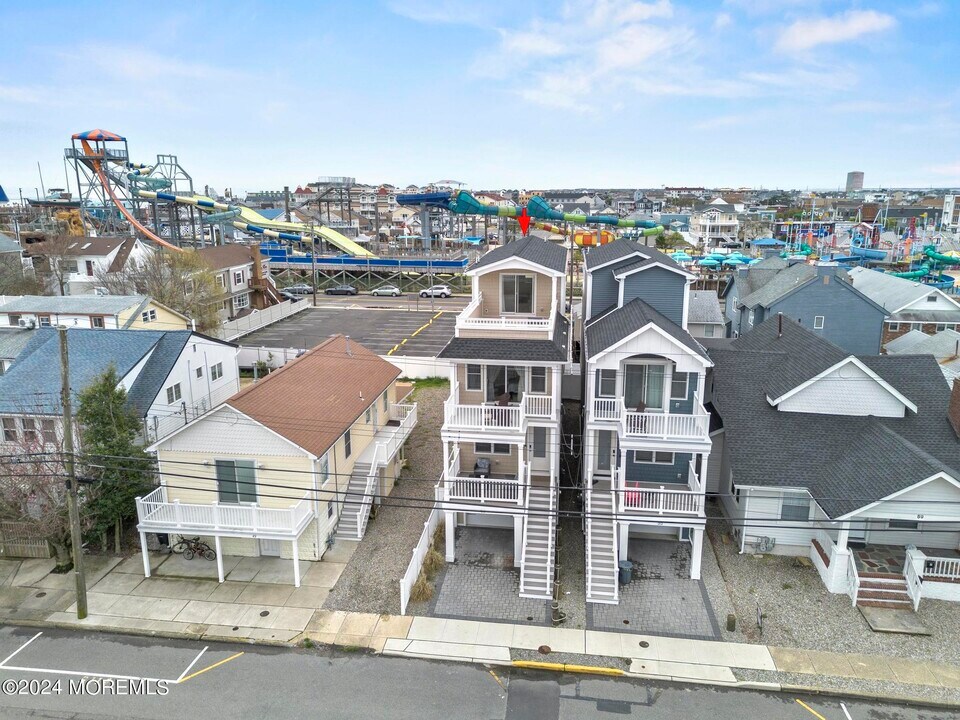 53 Sheridan Ave in Seaside Heights, NJ - Building Photo