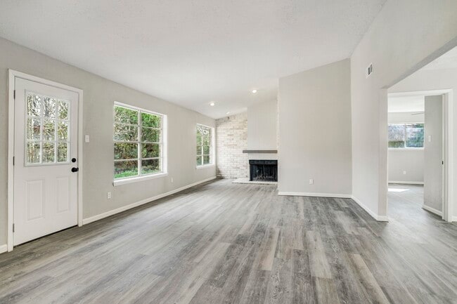 2071 Delphi Ln in Houston, TX - Building Photo - Building Photo