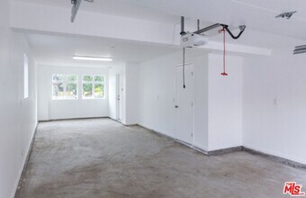 6007 1/2 Barton Ave in Los Angeles, CA - Building Photo - Building Photo