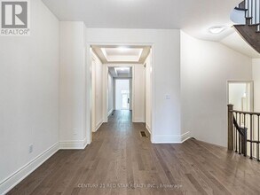 192 Farrell Rd in Vaughan, ON - Building Photo - Building Photo