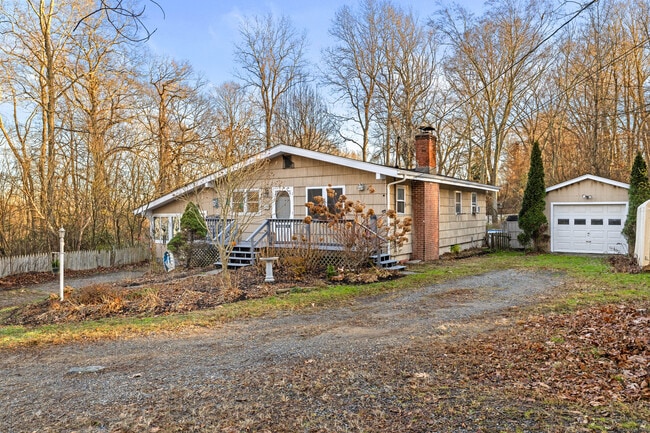 15 Egypt Ln in Clinton, CT - Building Photo - Building Photo