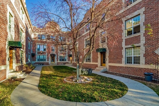 Kenilworth Court in Denver, CO - Building Photo - Building Photo