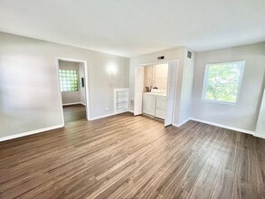 112 Shepherd Ave in South Charleston, WV - Foto de edificio - Building Photo