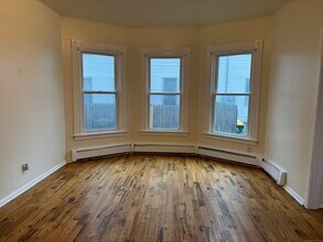 179 Wakelee Ave in Ansonia, CT - Building Photo - Building Photo