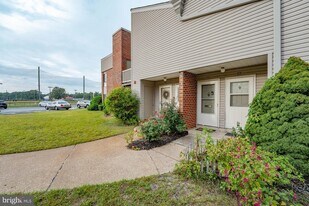 254 Vail Ct, Unit 257 in Hamilton, NJ - Building Photo
