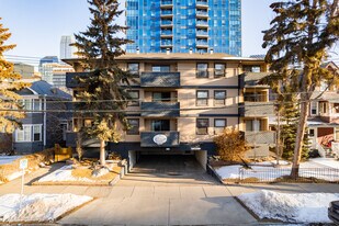 The Scenic Place in Calgary, AB - Building Photo