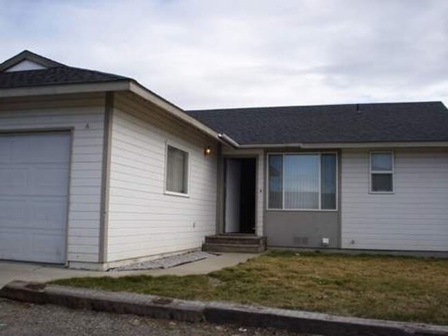 property at 507 Reed St E