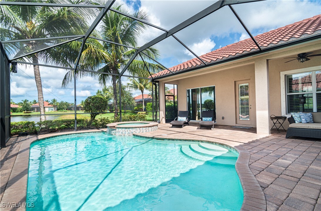 9287 Chiasso Cove Ct in Naples, FL - Foto de edificio