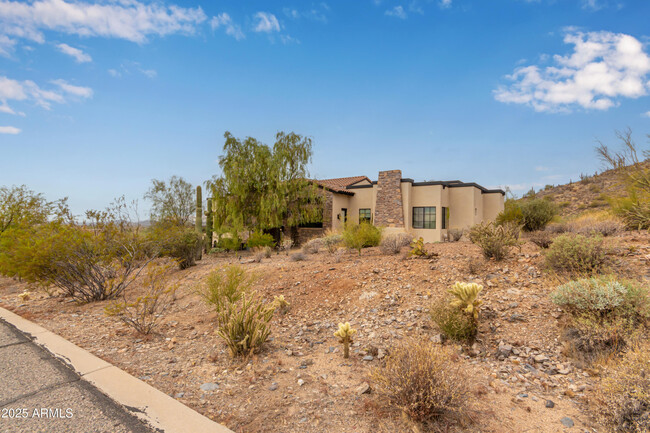 36138 N Summit Dr in Cave Creek, AZ - Building Photo - Building Photo