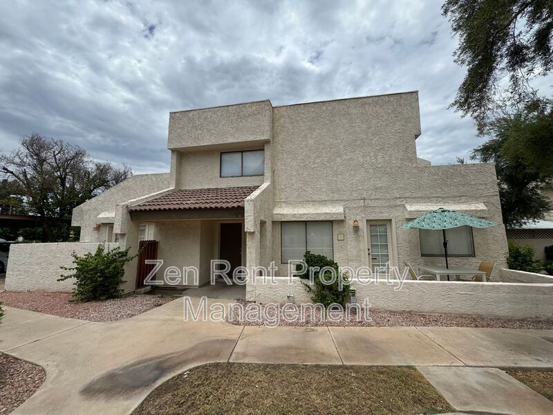 11026 N 28th Dr in Phoenix, AZ - Building Photo