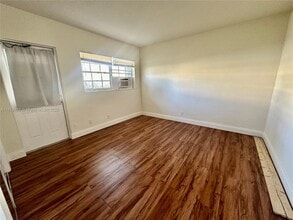 5420 NE 22nd Terrace in Fort Lauderdale, FL - Foto de edificio - Building Photo