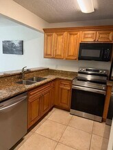 1562 Lake Crystal Dr in West Palm Beach, FL - Building Photo - Building Photo