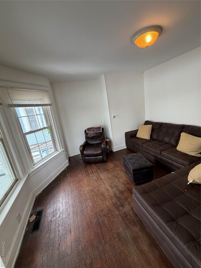 373 Church St in Poughkeepsie, NY - Building Photo - Building Photo