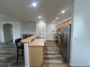 8013 W 5th Ave in Kennewick, WA - Building Photo - Building Photo