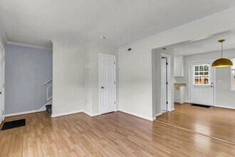415 Parkdale Dr, Unit 4B in Charleston, SC - Building Photo - Building Photo