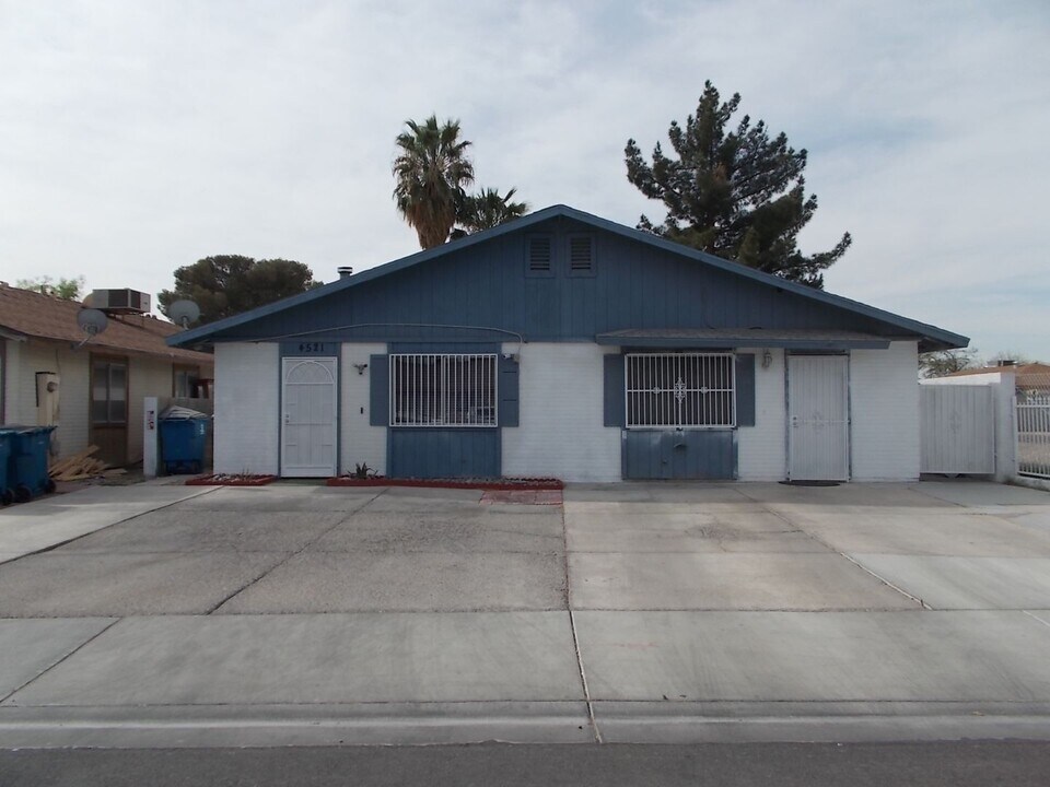 4521 Halbert Ave in Las Vegas, NV - Building Photo