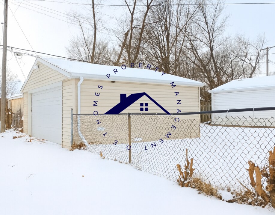 15510 Spring Garden St in Detroit, MI - Foto de edificio