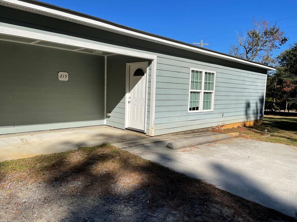 215 Hudson Rd in Aiken, SC - Foto de edificio