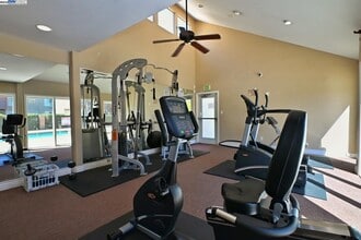 420 Dempsey Rd, Unit 220 in Milpitas, CA - Building Photo - Building Photo