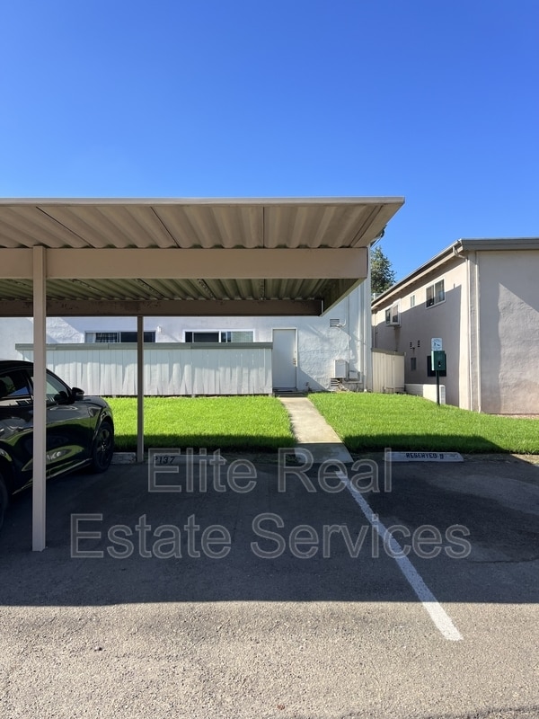 3842 Basilone St in San Diego, CA - Building Photo - Building Photo