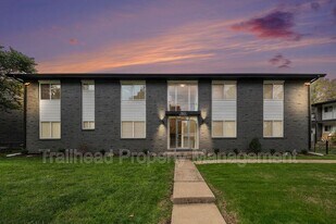 8300 Robinson St in Overland Park, KS - Building Photo