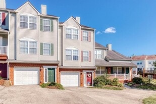 175 Blue Leaf Dr in Christiansburg, VA - Building Photo