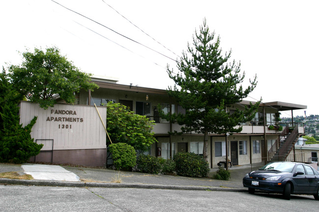 Pandora Apartments in Seattle, WA - Foto de edificio - Building Photo