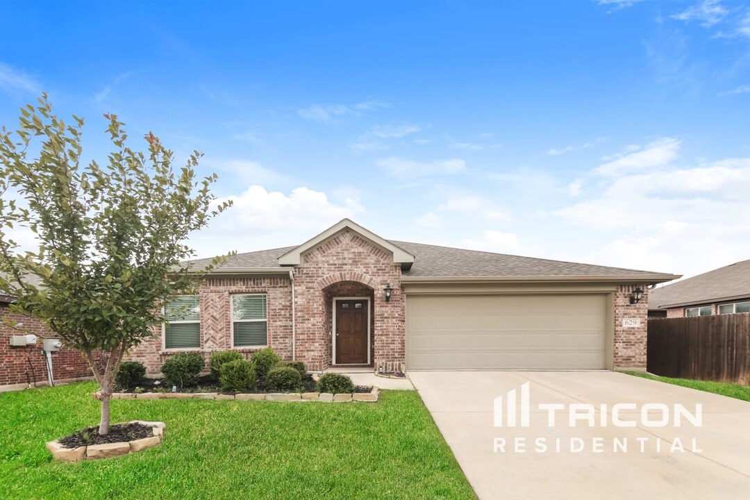 629 Langdon St in Lavon, TX - Building Photo