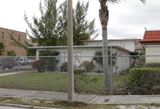 218 Butler St in West Palm Beach, FL - Building Photo - Building Photo