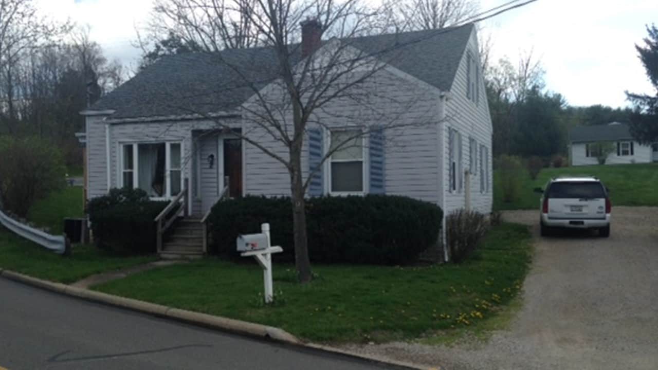 2 Hickory St in Athens, OH - Building Photo