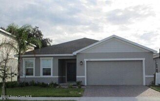 125 Lavenna Ave in St. Cloud, FL - Building Photo
