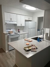 West Winds Apartments in Orlando, FL - Building Photo - Building Photo