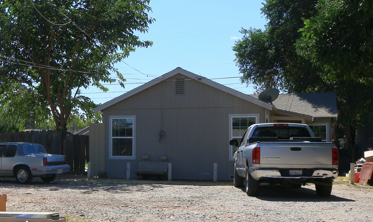 426-432 Elm Ave in Modesto, CA - Building Photo