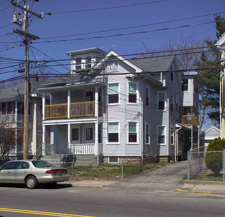 291-293 Whittenton St in Taunton, MA - Building Photo