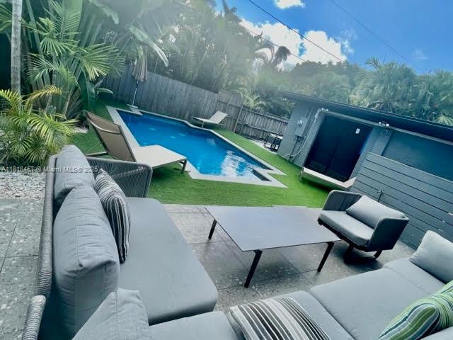property at 1244 Hollywood Blvd