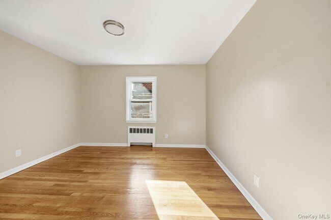 152 Harrison Ave in Yonkers, NY - Foto de edificio - Building Photo