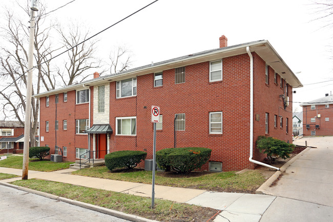 Midtown Court in Omaha, NE - Building Photo - Building Photo