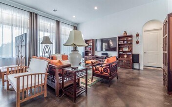 163 Honey Locust Ct in Driftwood, TX - Foto de edificio - Building Photo